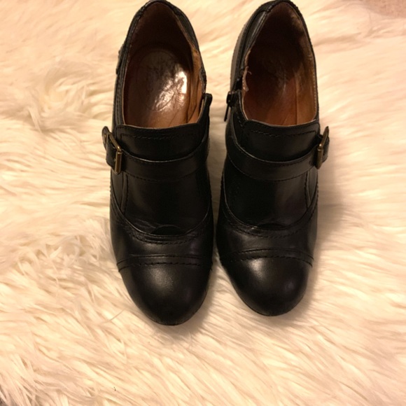 Stylish Clark’s Indigo bootie size 7 - Picture 3 of 7